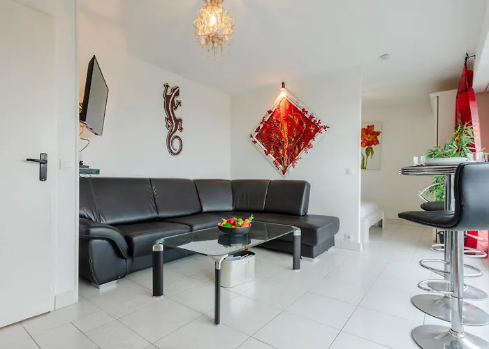 Les Flots Bleus-10 By Interhome