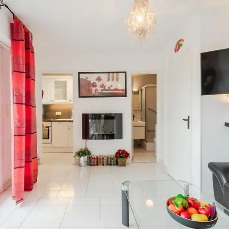 Apartment Les Flots Bleus-10 By Interhome