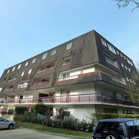 Apartment Les Flots Bleu By Interhome
