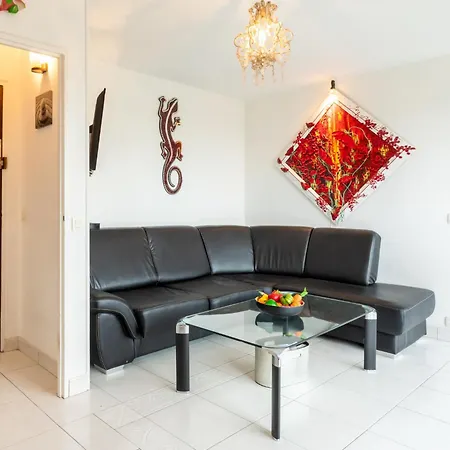 Apartment Les Flots Bleu By Interhome